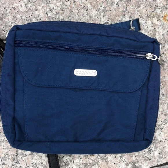 Bagolini and Kenneth Cole. Crossbody - Picture 4 of 4